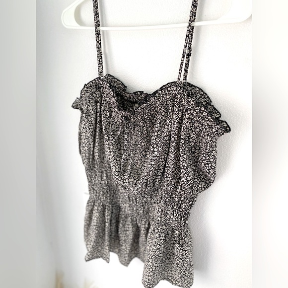 🖤fashion Q floral top🖤 - Picture 2 of 4